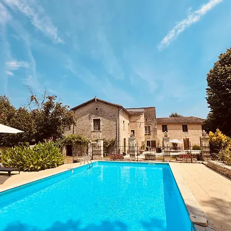 Logis Du Xviième - Avec Piscine Privée Et Chauffée * Mellé